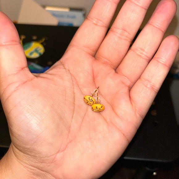 Cute Chocolate chip cookie 🍪 earrings - Picture 7 of 9